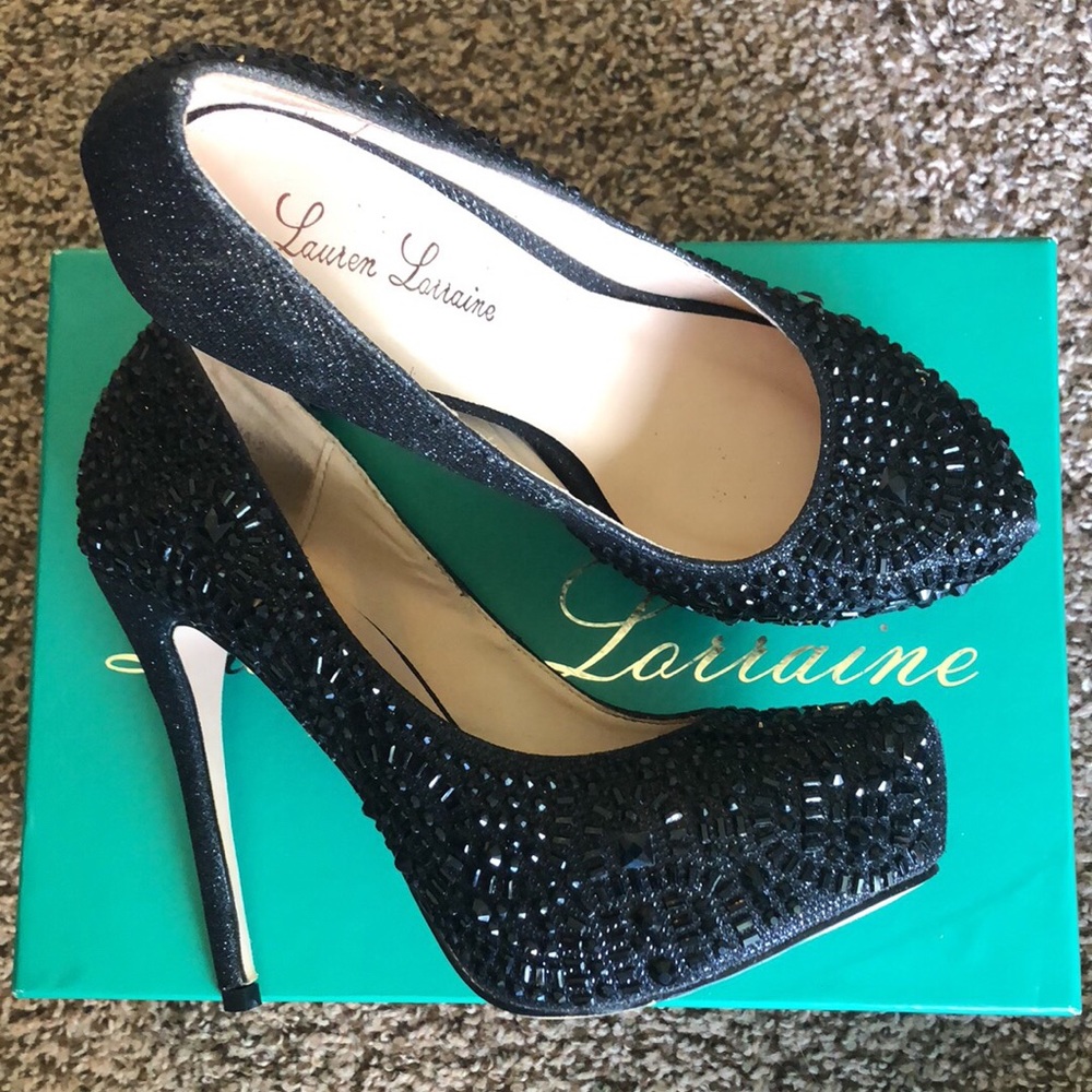 Brand NEW Size 8 HEELS!